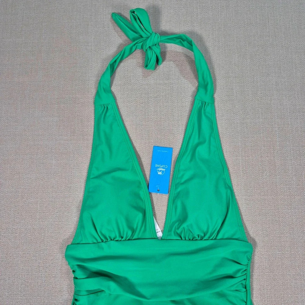 Cupshe Green Ruched Halter One Piece Swimsuit Tummy Control Padded Size‎ S New